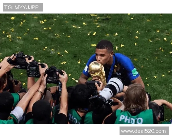 姆巴佩半场换上西班牙球员队服，球员生日趴背后的秘密